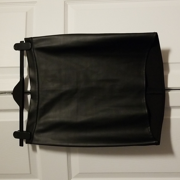 Black faux leather pencil skirt - Picture 1 of 4